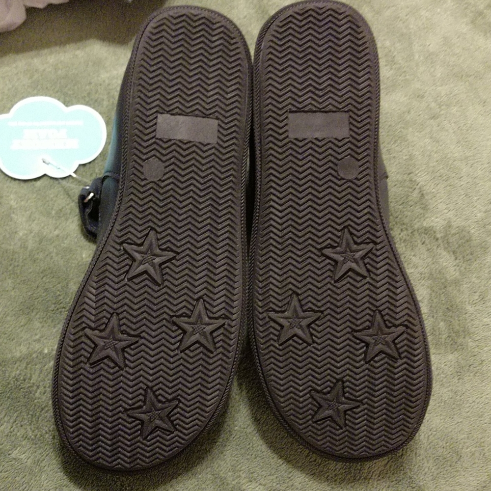 Shoes - Picture 4 of 5
